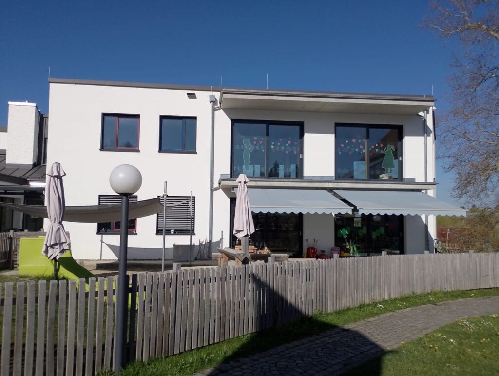 Ein Kindergarten-Gebäude.