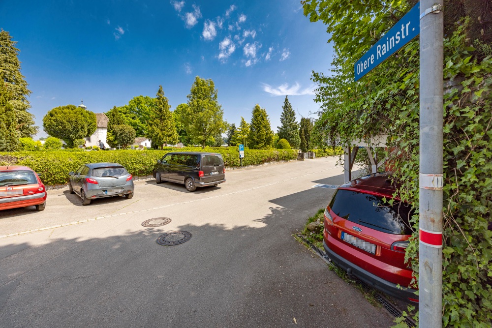 Autos und eine Straße