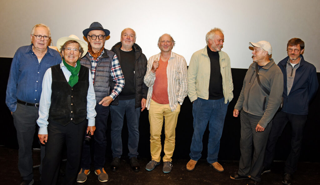 Gruppenfoto mit Schauspielern