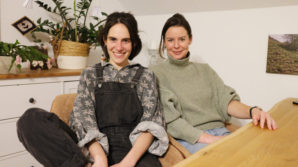 Ronja Straub und Julia Buamann-Scheyer im Wellenreiter